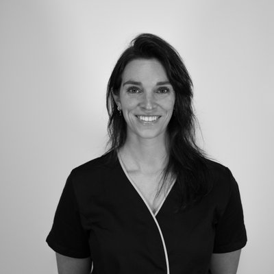 Portret van Elke Ooms, hoofdassistente tandheelkunde bij De Krokodil